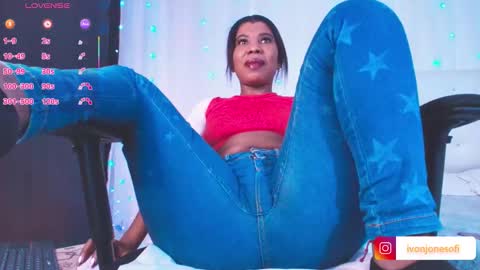 Snapshot of ivonjoness chatting on October 28, 4:05 am Ivon Miss Jones online show from October 28, 4:05 am