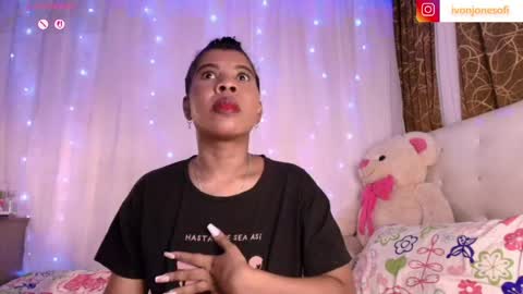 Snapshot of ivonjoness chatting on May 13, 3:04 am Ivon Miss Jones online show from May 13, 3:04 am