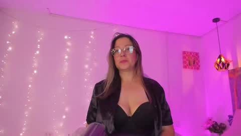 Snapshot of ivonny_04 chatting on October 15, 4:45 am N A T H A L Y online show from October 15, 4:45 am