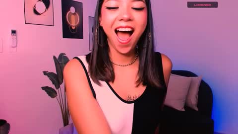 Snapshot of ivonyrose_ chatting on September 9, 10:20 pm Ivony Rose online show from September 9, 10:20 pm