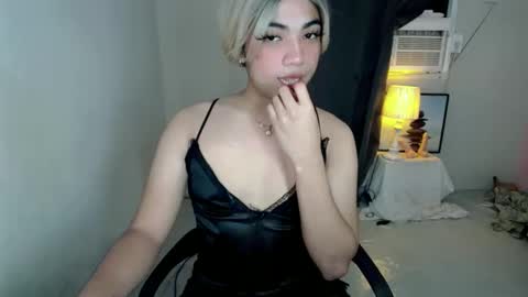 ivory_delight online show from December 1, 4:12 pm