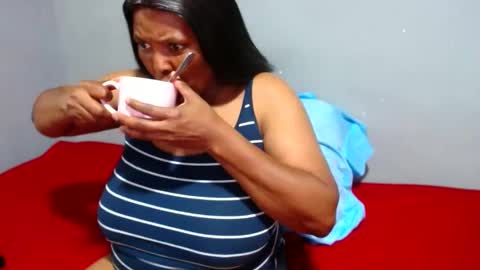 Snapshot of ivorytits48 chatting on February 6, 6:02 pm IVORYTITS48 online show from February 6, 6:02 pm