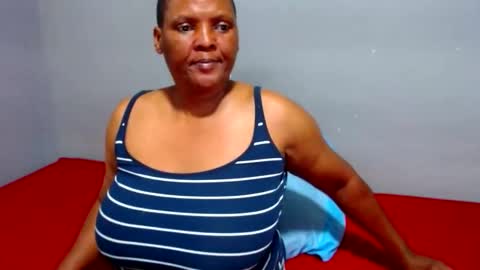 Snapshot of ivorytits48 chatting on February 12, 4:33 pm IVORYTITS48 online show from February 12, 4:33 pm