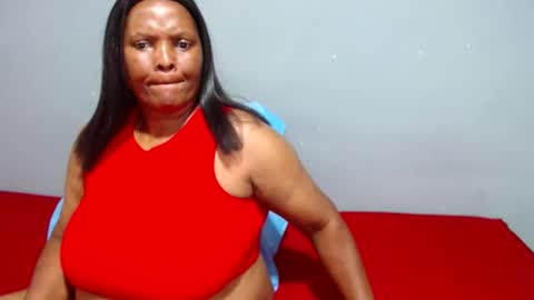 Snapshot of ivorytits48 chatting on February 13, 9:30 am IVORYTITS48 online show from February 13, 9:30 am