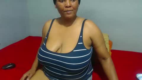 Snapshot of ivorytits48 chatting on February 18, 5:42 pm IVORYTITS48 online show from February 18, 5:42 pm