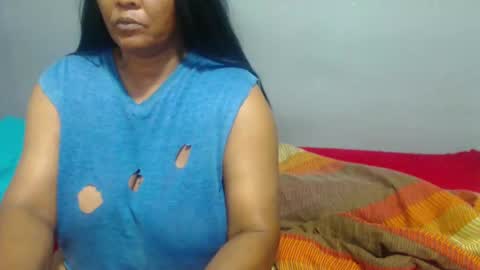 Snapshot of ivorytits48 chatting on February 25, 5:30 am IVORYTITS48 online show from February 25, 5:30 am