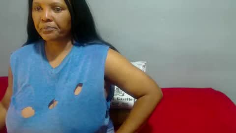 Snapshot of ivorytits48 chatting on March 10, 5:11 am IVORYTITS48 online show from March 10, 5:11 am