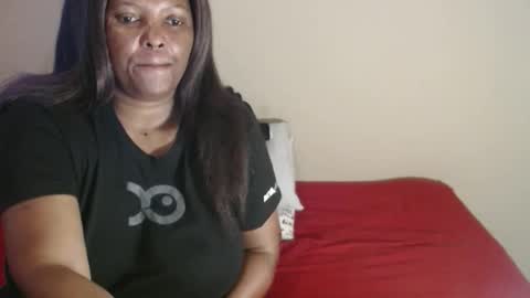 Snapshot of ivorytits48 chatting on November 8, 6:24 am IVORYTITS48 online show from November 8, 6:24 am