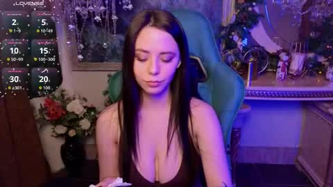 ivorywood_ online show from January 18, 5:28 pm