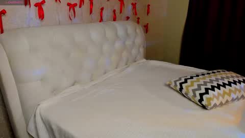 Ivy online show from February 25, 9:13 pm