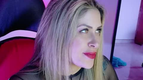 Diana Rojas  online show from November 18, 12:05 am