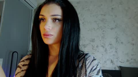Ivy bellee online show from January 21, 10:41 am