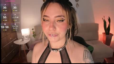 Snapshot of ivy_ragnar chatting on May 12, 10:40 pm Pamela online show from May 12, 10:40 pm