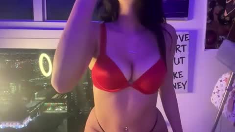 Snapshot of ivybby_ chatting on February 16, 7:48 am ivy and winter online show from February 16, 7:48 am