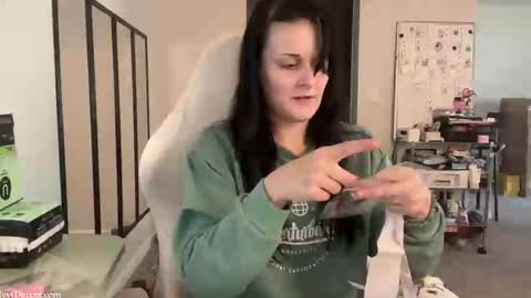 Snapshot of ivyminxxx chatting on November 17, 8:25 pm Ivy Minxxx online show from November 17, 8:25 pm