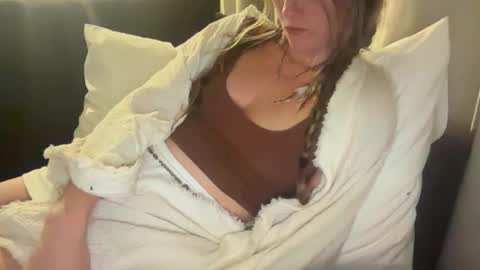 Snapshot of ivysagex chatting on December 2, 3:18 pm ivysagex online show from December 2, 3:18 pm