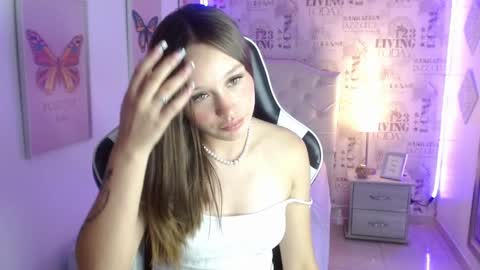 Snapshot of ivyy_crystal chatting on January 30, 11:13 pm Ivy online show from January 30, 11:13 pm