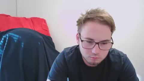 Snapshot of iwantfucknow chatting on December 20, 10:44 am iwantfucknow online show from December 20, 10:44 am