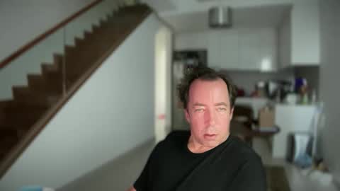 Snapshot of iwantuu2 chatting on February 9, 3:32 am chat with me to find out online show from February 9, 3:32 am