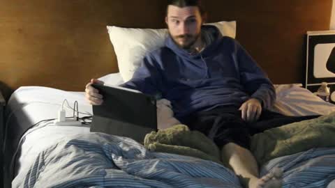 Snapshot of iwhitesmurf chatting on November 29, 12:46 am iwhitesmurf online show from November 29, 12:46 am