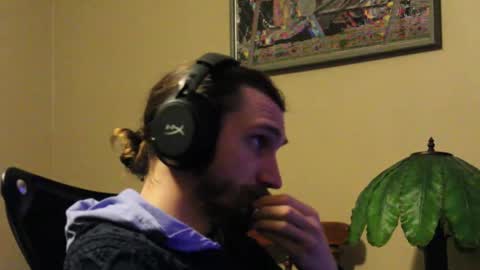 Snapshot of iwhitesmurf chatting on December 17, 7:03 am iwhitesmurf online show from December 17, 7:03 am