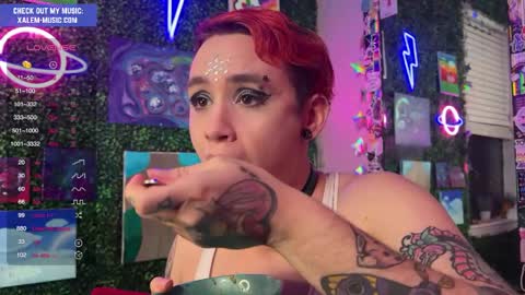 Snapshot of iwillbeyourmuse chatting on December 13, 1:26 am Muse hethey online show from December 13, 1:26 am