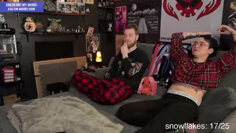 Snapshot of iwillbeyourmuse chatting on January 5, 1:35 am Muse hethey online show from January 5, 1:35 am