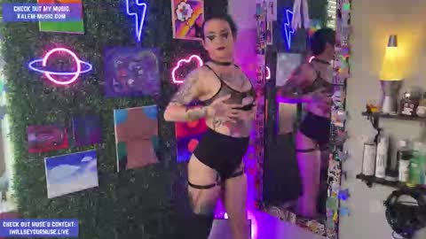 Muse hethey online show from March 26, 11:43 pm