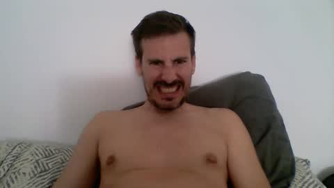 Snapshot of iyoperro chatting on September 27, 8:52 am Casandro online show from September 27, 8:52 am