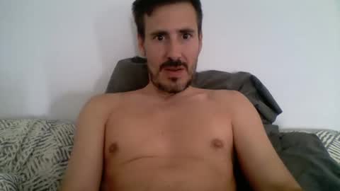Snapshot of iyoperro chatting on October 1, 11:27 am Casandro online show from October 1, 11:27 am