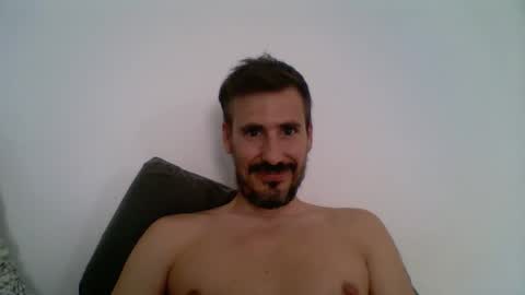 Snapshot of iyoperro chatting on October 12, 11:42 am Casandro online show from October 12, 11:42 am