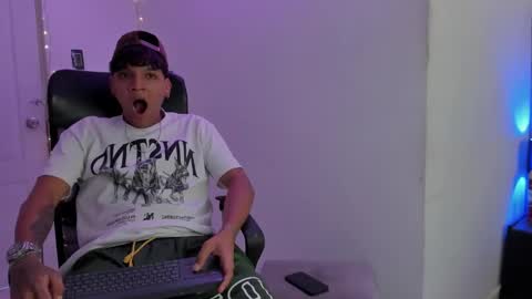 izaack online show from January 14, 4:40 pm