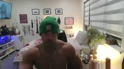 Snapshot of izak144 chatting on December 15, 3:00 am izak144 online show from December 15, 3:00 am