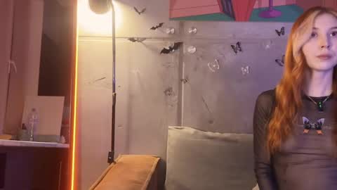 Snapshot of izi_fox chatting on February 13, 9:38 pm izi online show from February 13, 9:38 pm