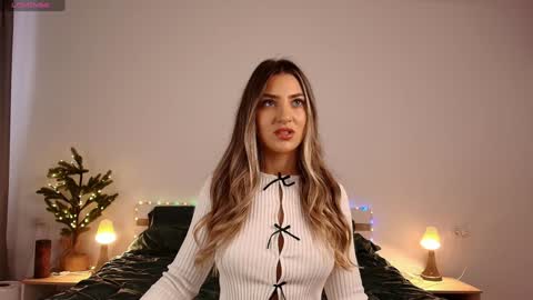 Snapshot of izy_bellee chatting on January 15, 10:49 am izy bellee online show from January 15, 10:49 am