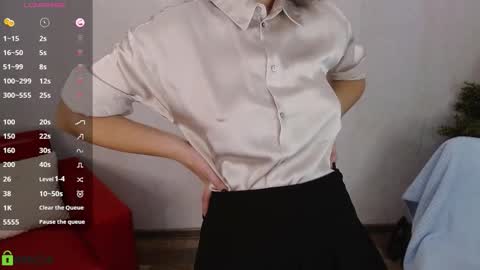 Snapshot of izzy_cam chatting on November 19, 4:56 am Queen of nylon Victoria online show from November 19, 4:56 am