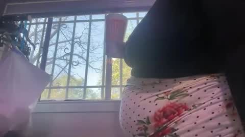 Snapshot of izzyishottttt chatting on October 30, 5:46 pm izzyishottttt online show from October 30, 5:46 pm