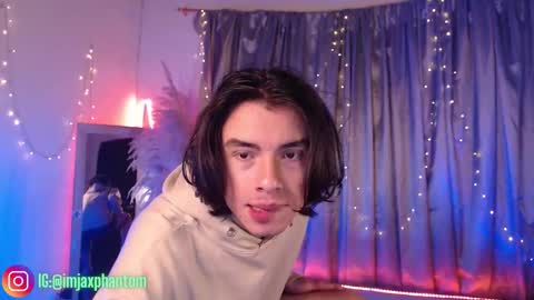 Hey im Jaxxxon check my info     online show from September 10, 9:53 am