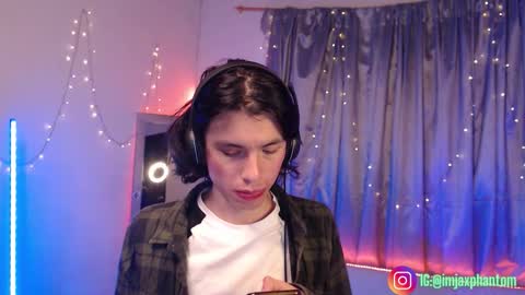 Hey im Jaxxxon check my info     online show from October 21, 9:43 am