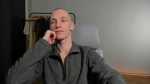 Snapshot of j_akira13 chatting on December 24, 4:11 am Danny online show from December 24, 4:11 am