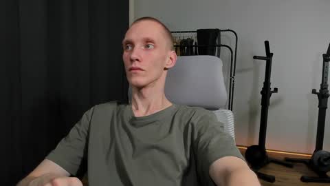 Snapshot of j_akira13 chatting on January 4, 4:44 am Danny online show from January 4, 4:44 am