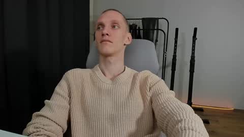 Snapshot of j_akira13 chatting on January 5, 6:02 am Danny online show from January 5, 6:02 am