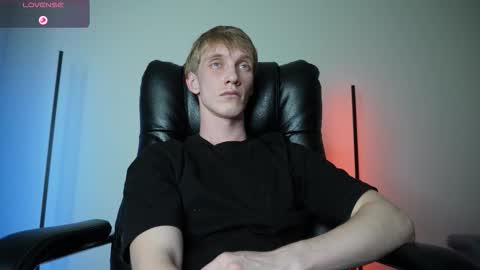 Snapshot of j_akira13 chatting on October 26, 9:37 am Danny online show from October 26, 9:37 am