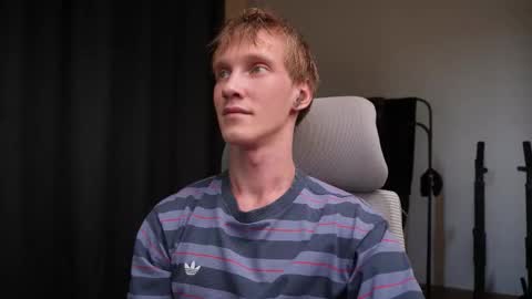 Snapshot of j_akira13 chatting on November 5, 7:30 am Danny online show from November 5, 7:30 am