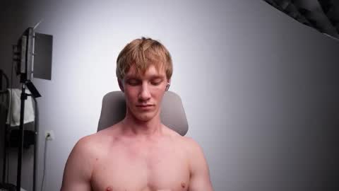 Snapshot of j_akira13 chatting on November 18, 6:34 pm Danny online show from November 18, 6:34 pm