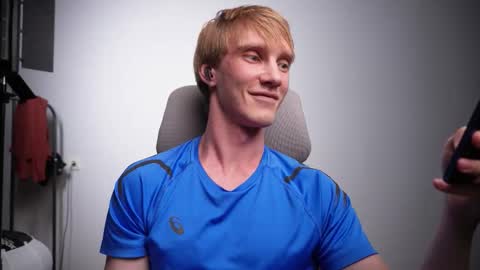 Snapshot of j_akira13 chatting on November 21, 7:01 pm Danny online show from November 21, 7:01 pm