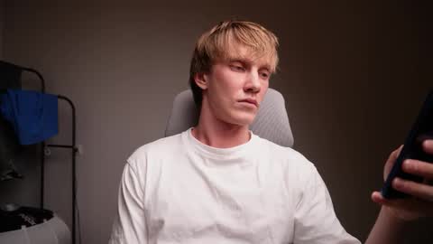 Snapshot of j_akira13 chatting on December 16, 2:49 am Danny online show from December 16, 2:49 am