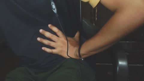 Snapshot of j_castello chatting on December 25, 8:28 pm J online show from December 25, 8:28 pm