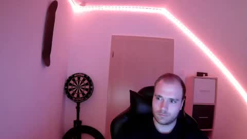 Snapshot of j_german783377 chatting on December 2, 6:32 pm here4y online show from December 2, 6:32 pm