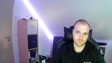 Snapshot of j_german783377 chatting on March 6, 4:49 pm here4y online show from March 6, 4:49 pm